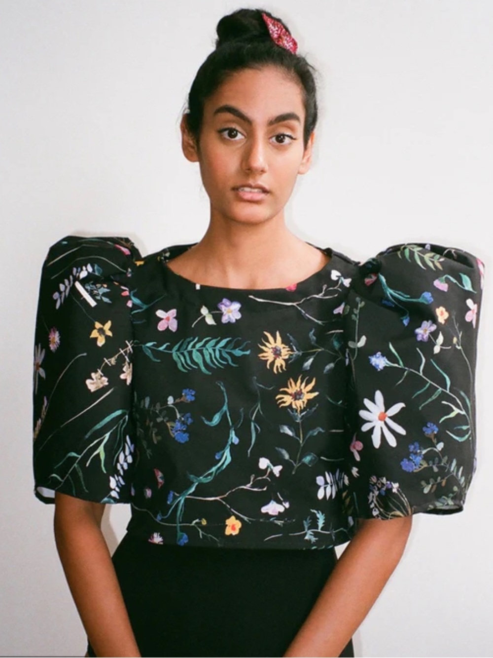 DAUPHINETTE Bleeding Hearts Linen Floral Bishop Sleeve Top Size 8